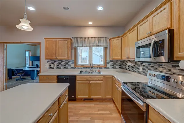 $499,900 | 705 Prairie Lane, Mazomanie, WI 53560