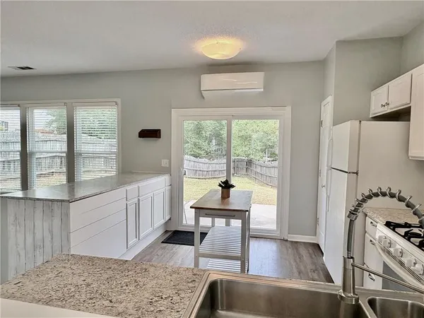 $2,350 | 1667 Woodsford Road, Kennesaw, GA 30152