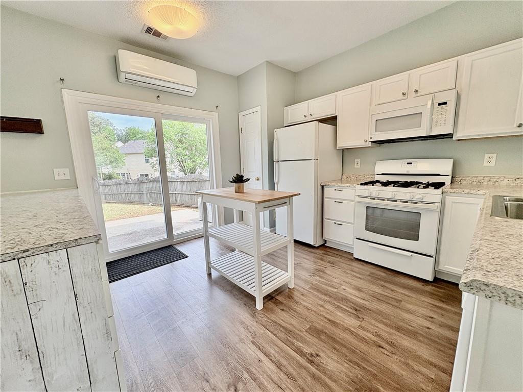 1667 Woodsford Road Kennesaw, GA 30152 - Photo 16 of 27