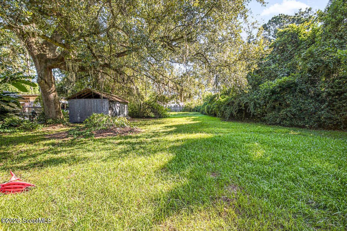 801 Oak Bluff Road Brunswick, GA 31523 - Photo 22 of 24 Large back yard