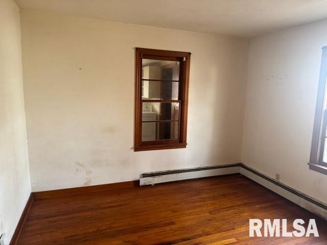 113 South Maple Street Stonington, IL 62567 - Photo 12 of 17