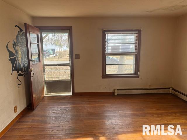 113 South Maple Street Stonington, IL 62567 - Photo 3 of 17