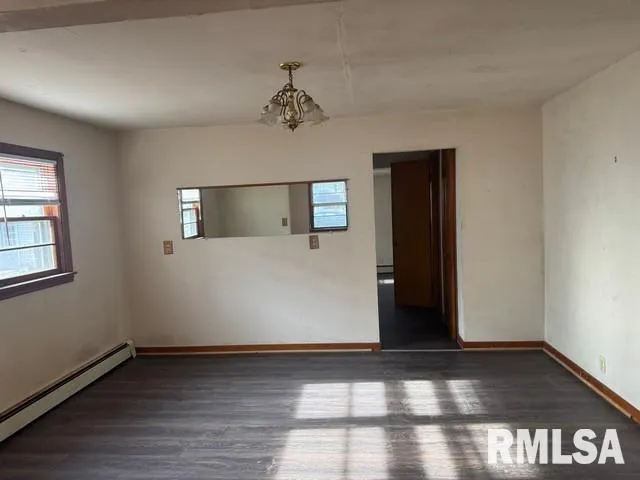 $23,000 | 113 South Maple Street, Stonington, IL 62567