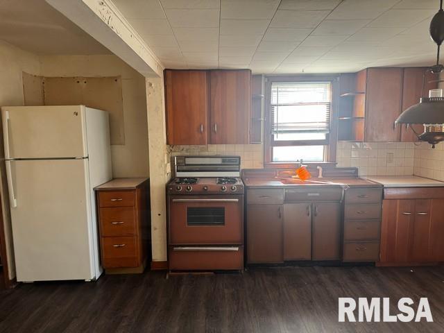 113 South Maple Street Stonington, IL 62567 - Photo 7 of 17