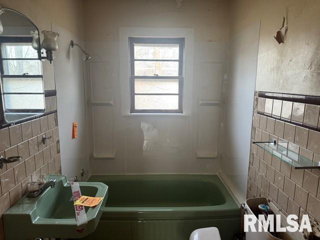 113 South Maple Street Stonington, IL 62567 - Photo 8 of 17