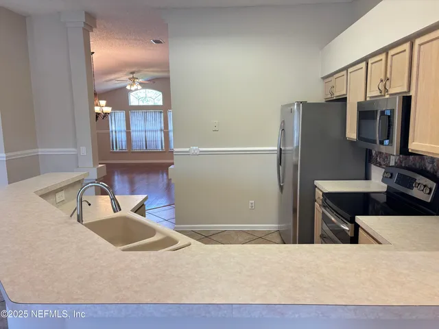 $1,925 | 8984 Bridgecreek Drive West, Jacksonville, FL 32244