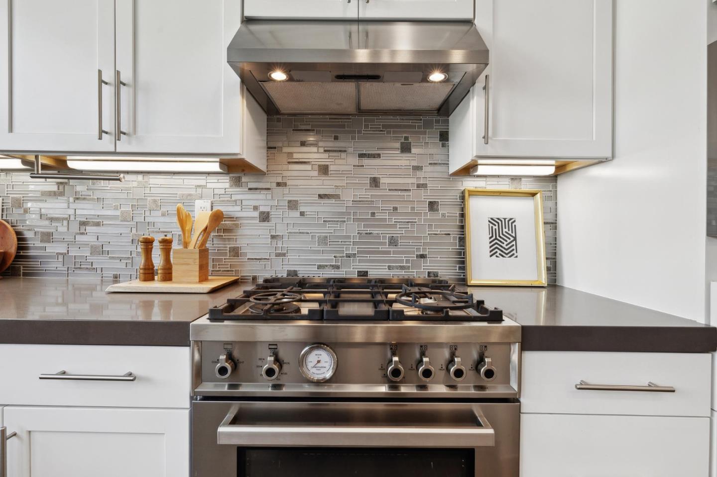 2266 Mora Place Mountain View, CA 94040 - Photo 11 of 32