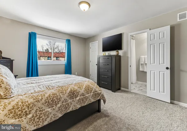 $450,000 | 8 Chelsea Circle, Flemington, NJ 08822
