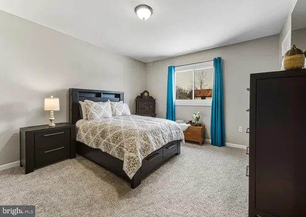 $450,000 | 8 Chelsea Circle, Flemington, NJ 08822