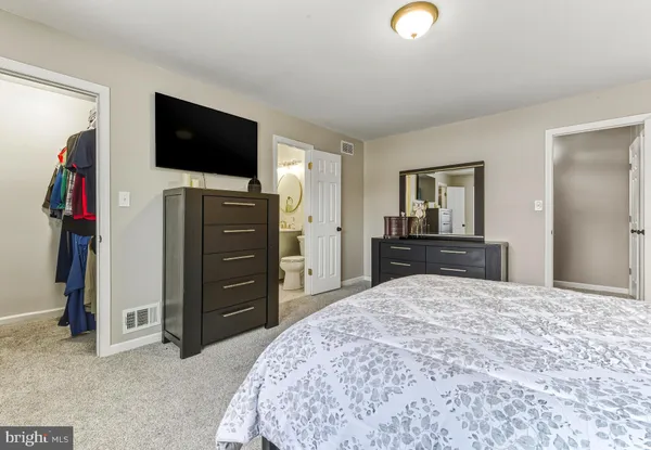 $450,000 | 8 Chelsea Circle, Flemington, NJ 08822