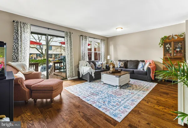 $450,000 | 8 Chelsea Circle, Flemington, NJ 08822