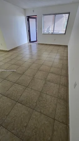 $1,700 | 690 Northeast 123rd Street, Unit 208, North Miami, FL 33161