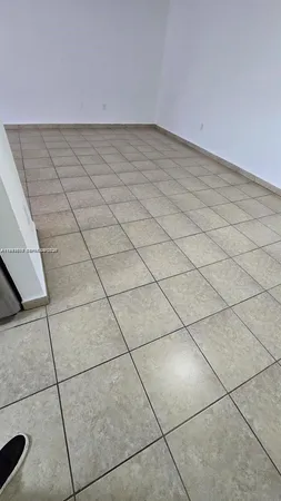 $1,700 | 690 Northeast 123rd Street, Unit 208, North Miami, FL 33161