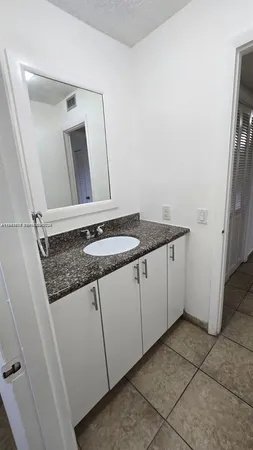 $1,700 | 690 Northeast 123rd Street, Unit 208, North Miami, FL 33161