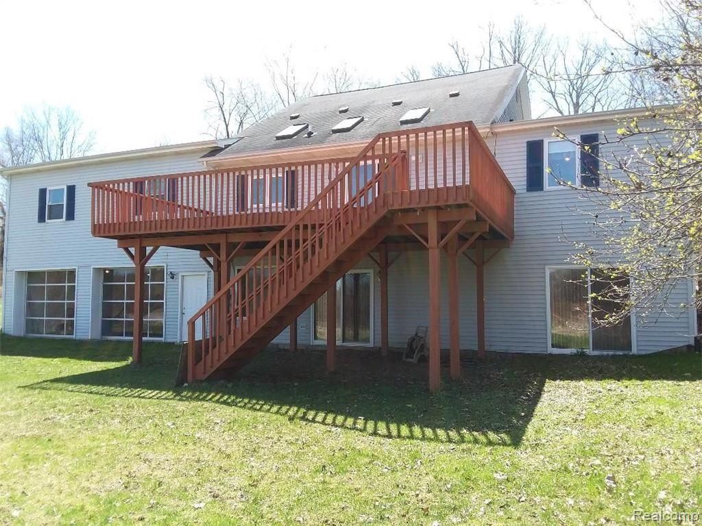 8240 West Lange Road Fowlerville, MI 48836 - Photo 6 of 50 8240 Lange rear (1).jpg