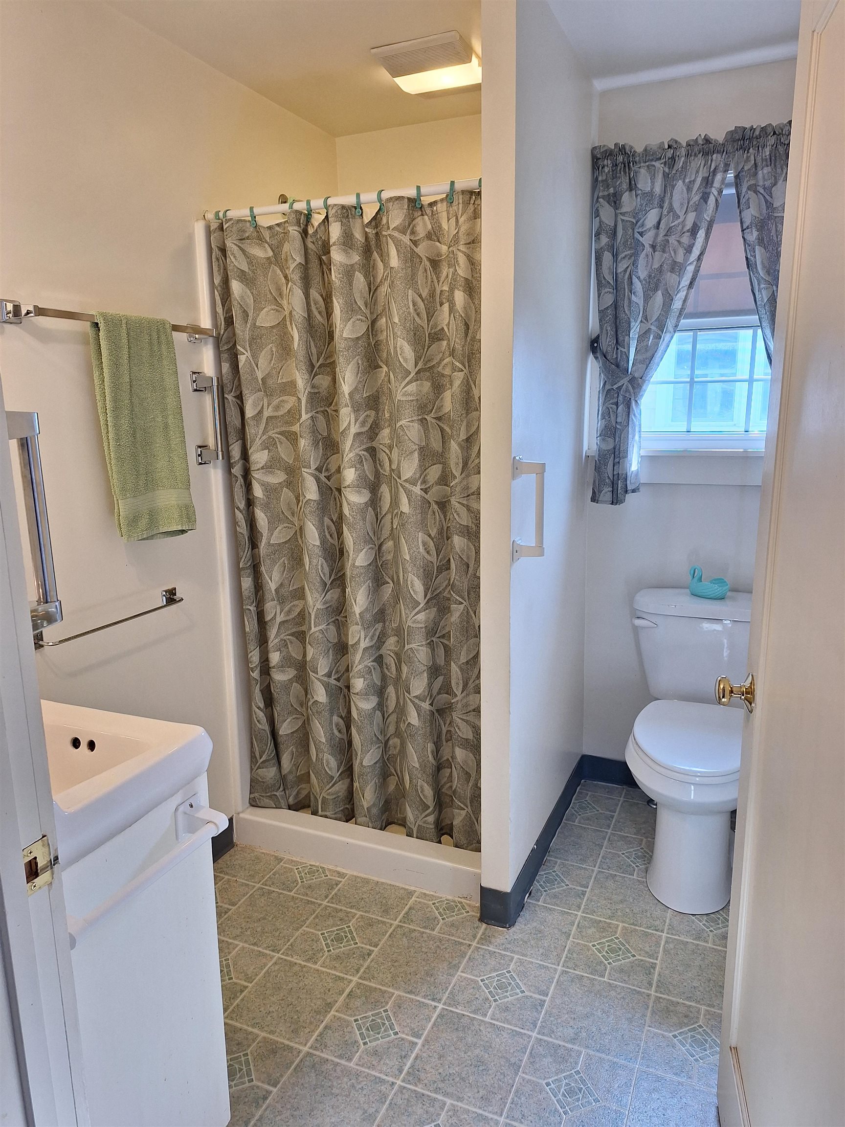 8 Clematis Avenue Rutland, VT 05701 - Photo 12 of 24
