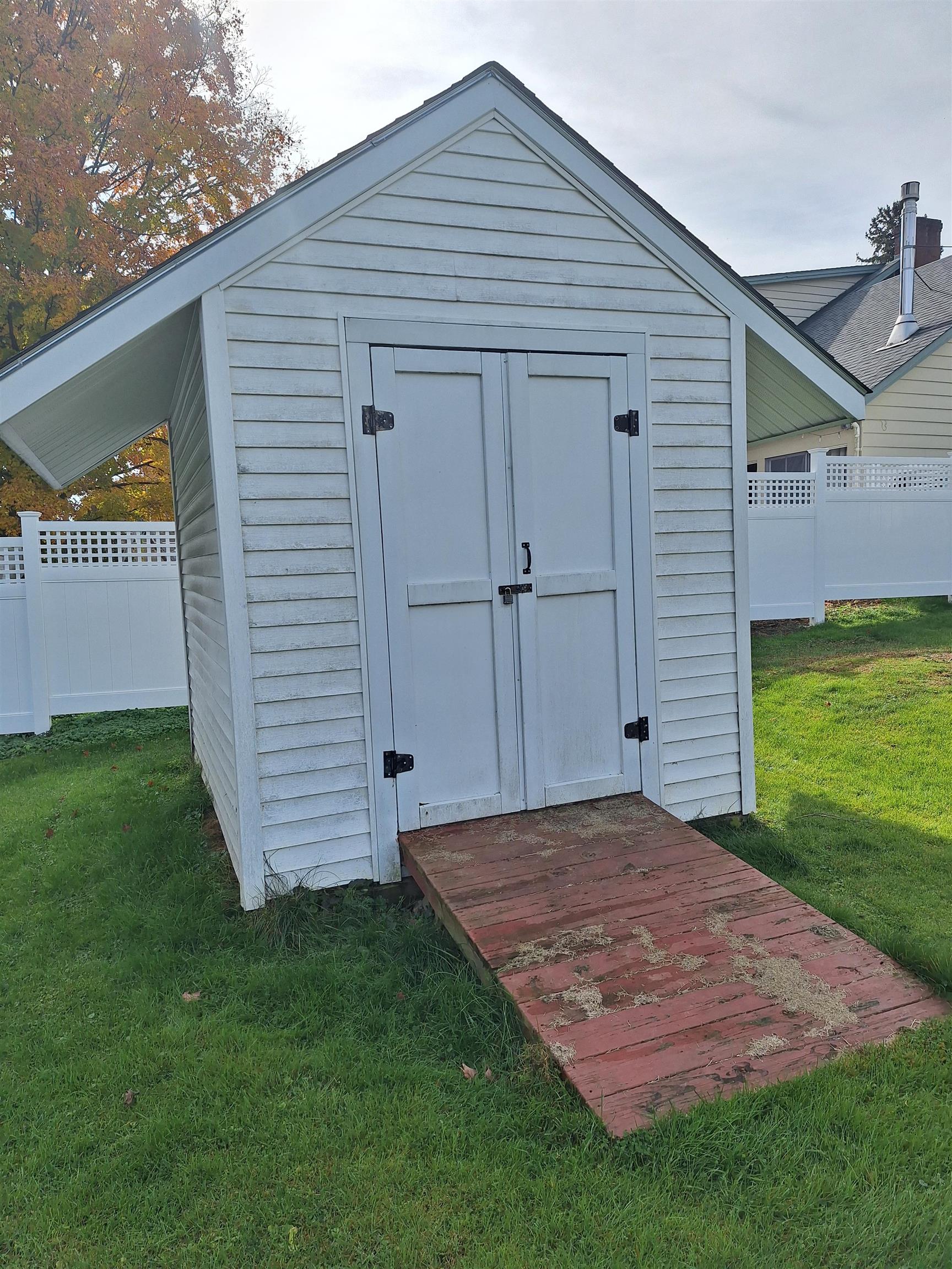 8 Clematis Avenue Rutland, VT 05701 - Photo 16 of 24