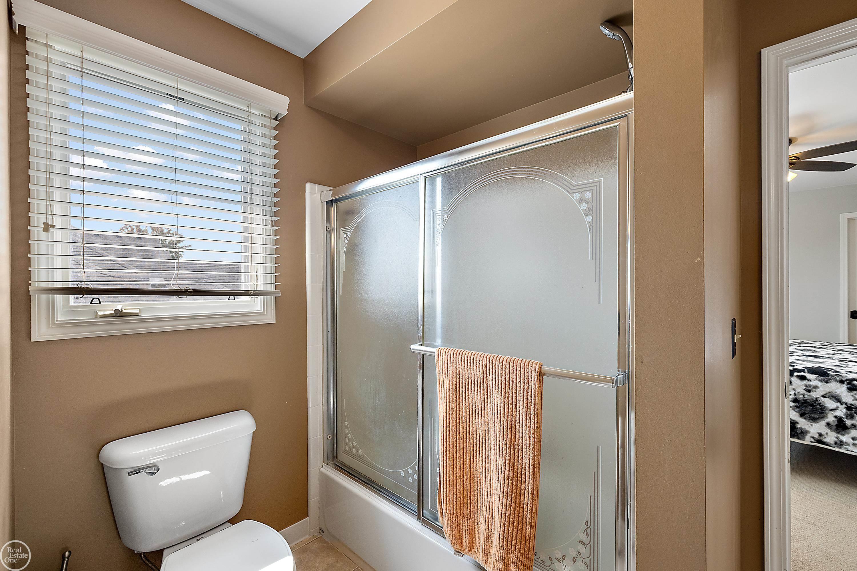 50680 Nesting Ridge Drive Macomb, MI 48044 - Photo 25 of 38 50155536-60eabb8c-ccee-4f82-b90b-7d33af20baf6.JPG