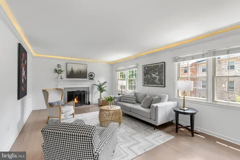 $899,999 | 7349 Eldorado Court, McLean, VA 22102