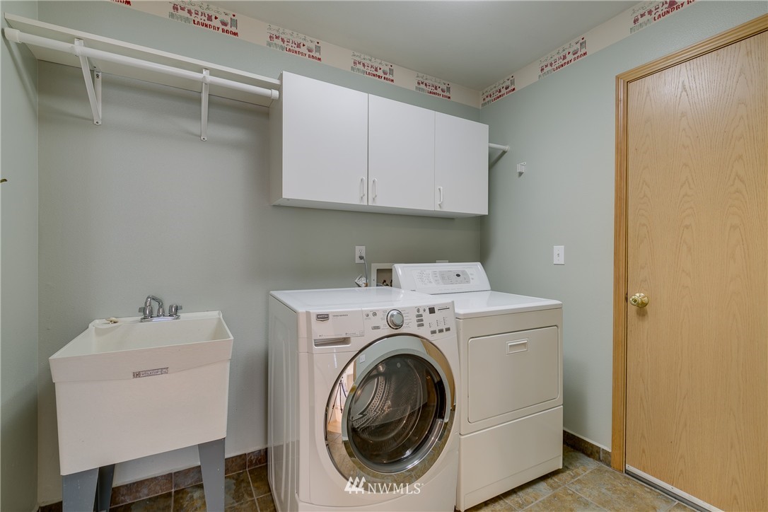 9219 Northeast 174th Place Bothell, WA 98011 - Photo 12 of 24 Gallery Image 12