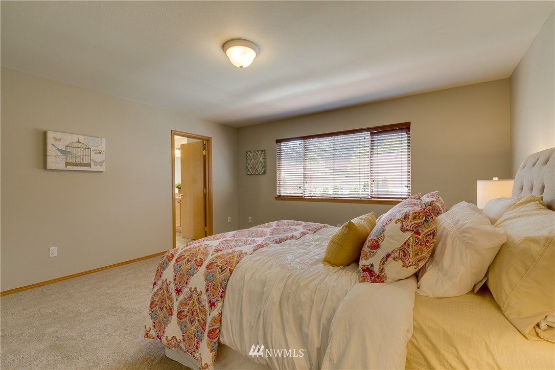 9219 Northeast 174th Place Bothell, WA 98011 - Photo 14 of 24 Gallery Image 14