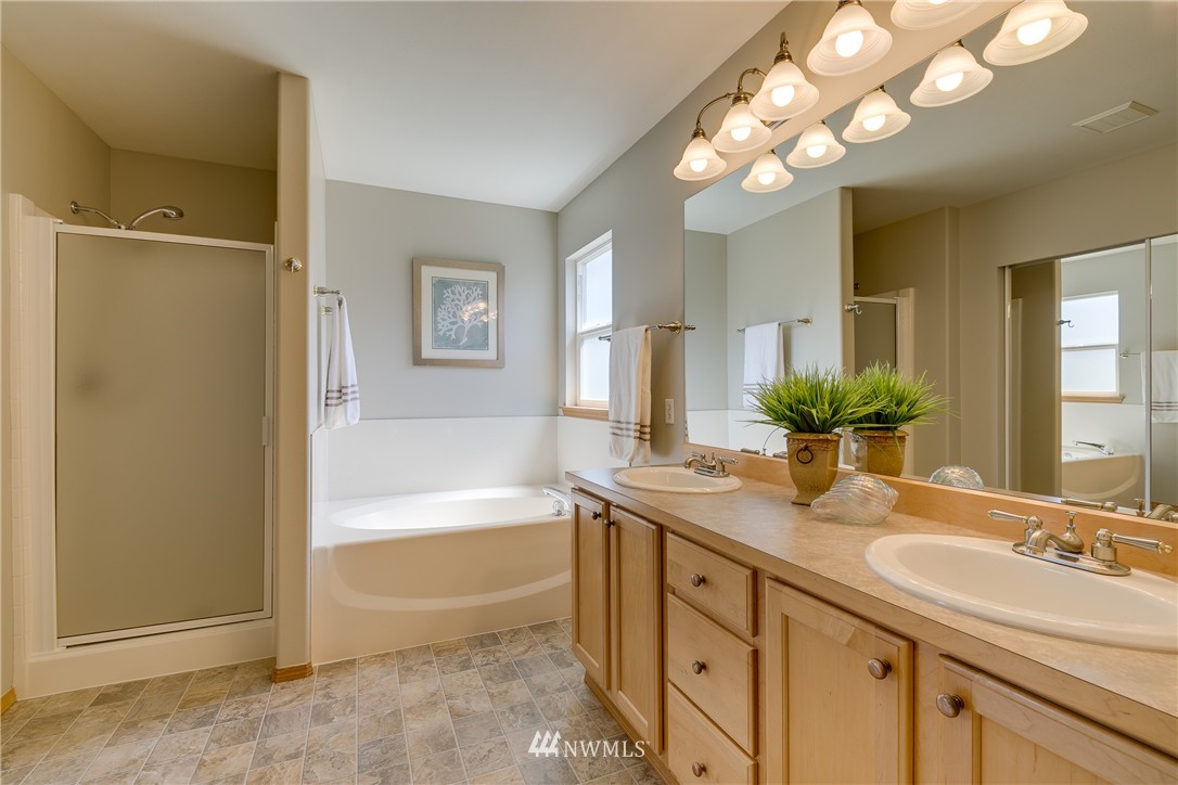 9219 Northeast 174th Place Bothell, WA 98011 - Photo 15 of 24 Gallery Image 15