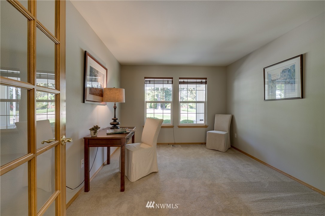 9219 Northeast 174th Place Bothell, WA 98011 - Photo 3 of 24 Gallery Image 3