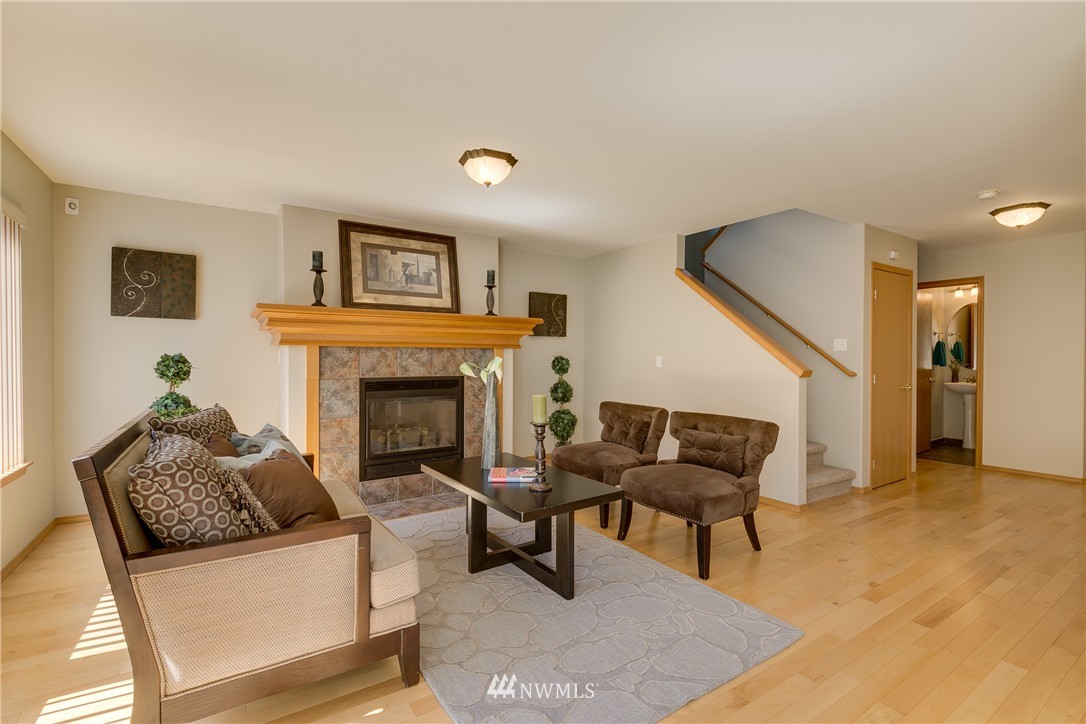 9219 Northeast 174th Place Bothell, WA 98011 - Photo 5 of 24 Gallery Image 5