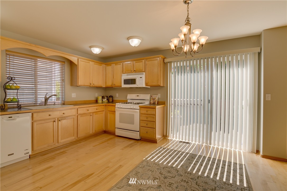 9219 Northeast 174th Place Bothell, WA 98011 - Photo 9 of 24 Gallery Image 9