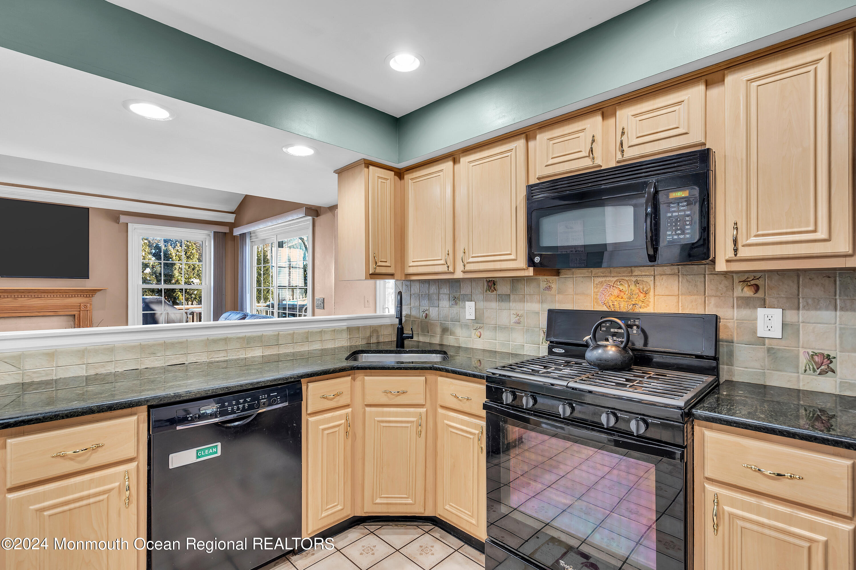 15 Reed Road Howell, NJ 07731 - Photo 21 of 52 030_dsc04760