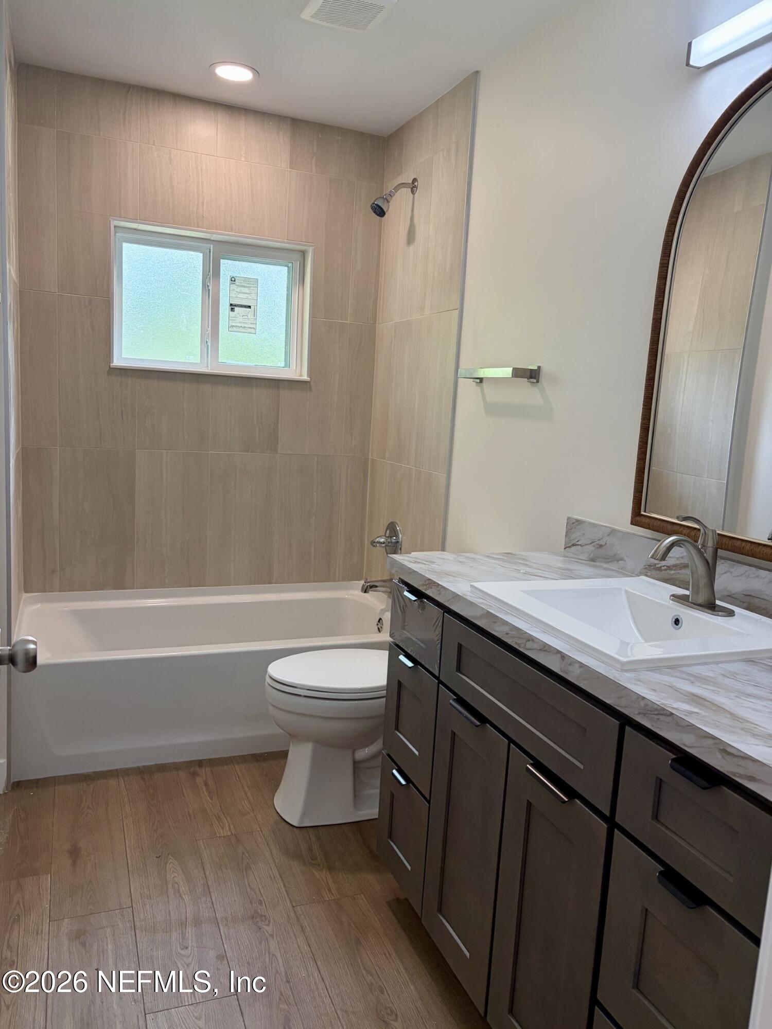 223 North Collen Road Jacksonville, FL 32218 - Photo 9 of 11 Guest Bath