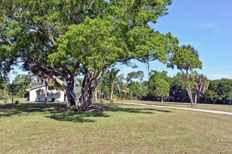 883 West Rambling Drive Wellington, FL 33414 - Photo 26 of 49 25