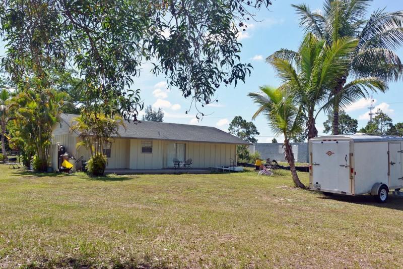 883 West Rambling Drive Wellington, FL 33414 - Photo 28 of 49 02