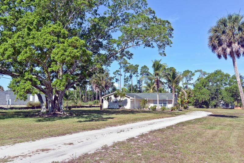 883 West Rambling Drive Wellington, FL 33414 - Photo 3 of 49 02