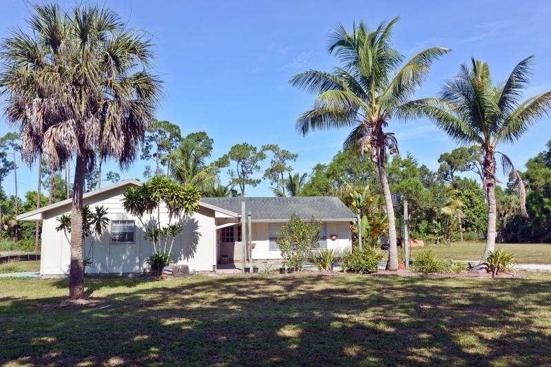 883 West Rambling Drive Wellington, FL 33414 - Photo 4 of 49 03