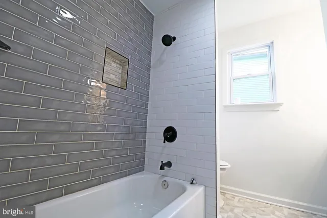 $1,875 | 511 Corinthian Avenue, Essington, PA 19029