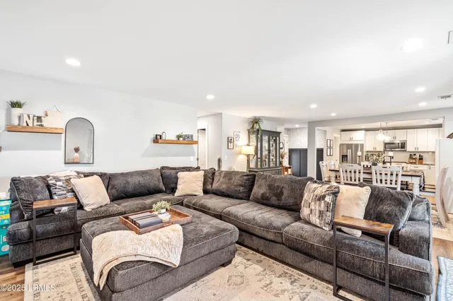 $425,000 | 5935 Pleasant Farm Drive, Beaufort, SC 29906