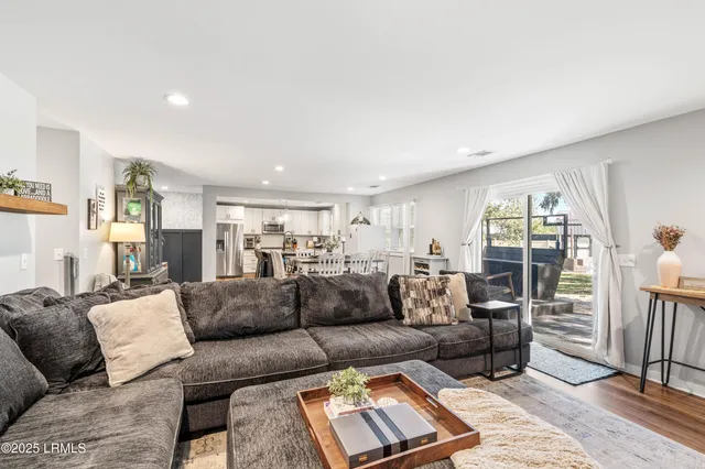 $425,000 | 5935 Pleasant Farm Drive, Beaufort, SC 29906