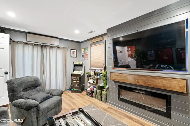 $425,000 | 5935 Pleasant Farm Drive, Beaufort, SC 29906