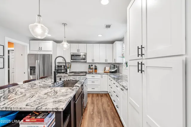 $425,000 | 5935 Pleasant Farm Drive, Beaufort, SC 29906