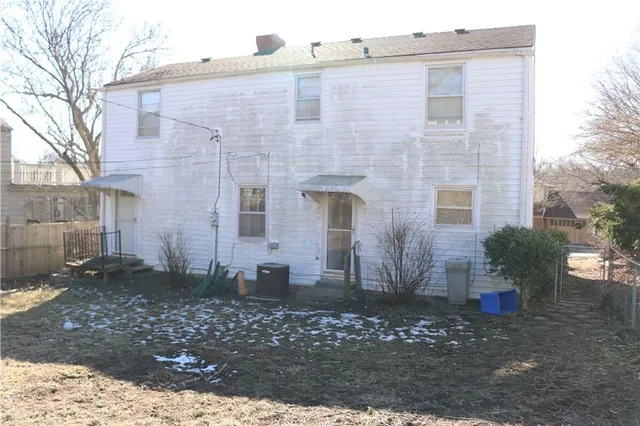 $200,000 | 520 East 66th Terrace, Kansas City, MO 64131