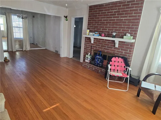 $200,000 | 520 East 66th Terrace, Kansas City, MO 64131