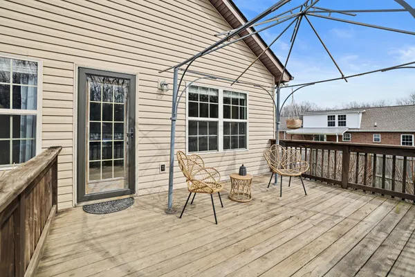 $370,000 | 505 Cardinal Circle, Westmoreland, TN 37186