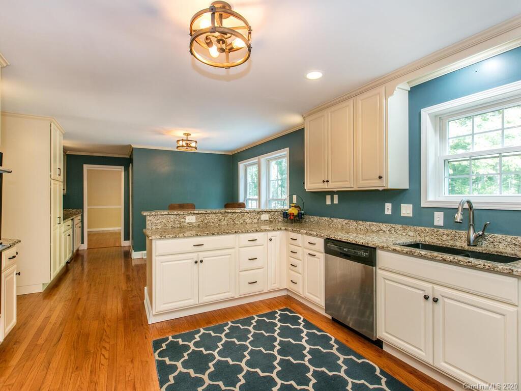 203 Riva Ridge Drive Fairview, NC 28730 - Photo 11 of 39 Gallery Image 11