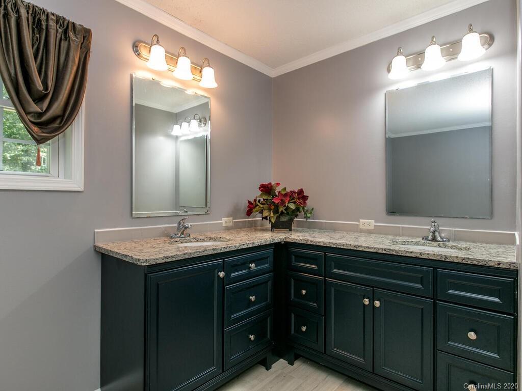 203 Riva Ridge Drive Fairview, NC 28730 - Photo 24 of 39 Gallery Image 24