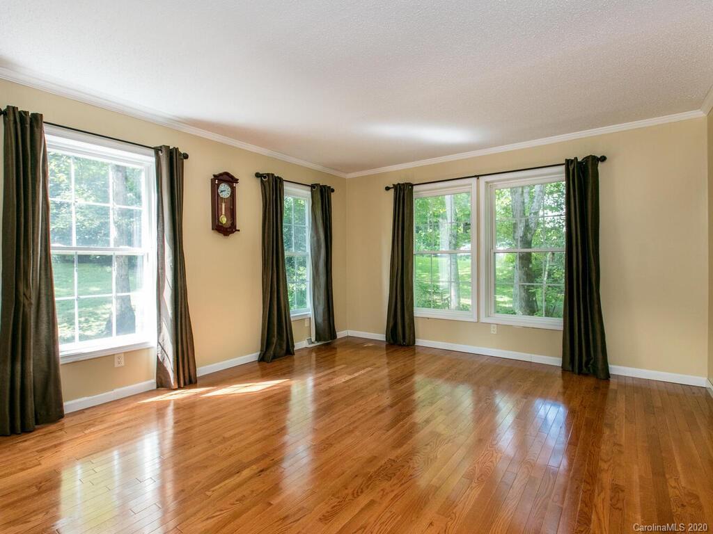 203 Riva Ridge Drive Fairview, NC 28730 - Photo 8 of 39 Gallery Image 8
