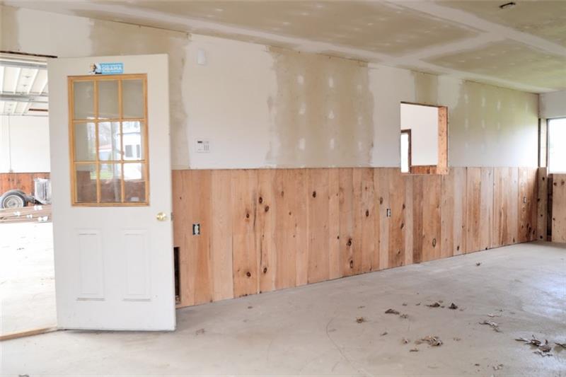1036 New Castle Road Prospect, PA 16052 - Photo 14 of 18 Gallery Image 14