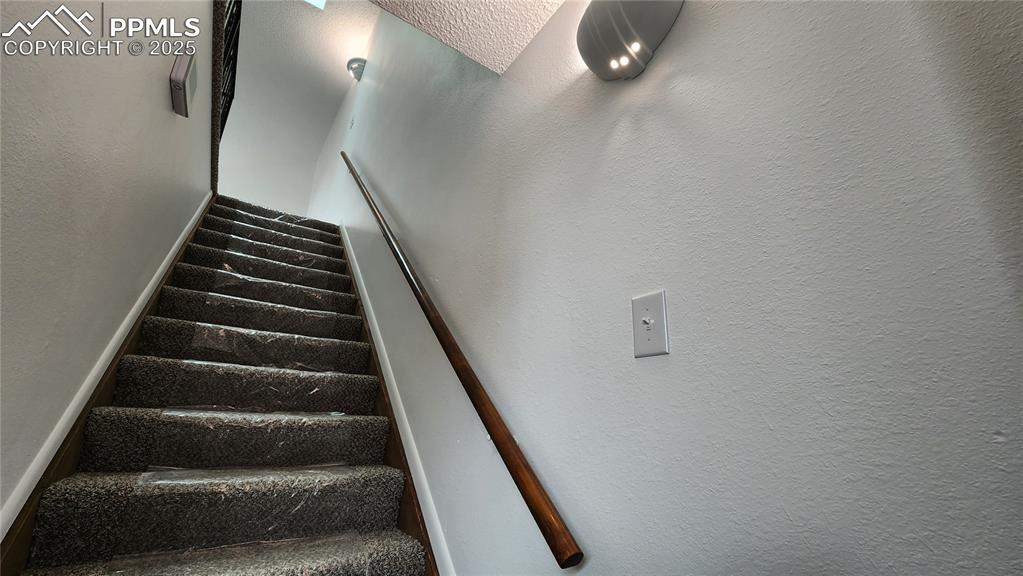 2007 Mohawk Road Pueblo, CO 81001 - Photo 4 of 19 a view of entryway