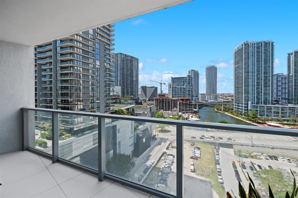 31 Southeast 6th Street, Unit 2002 Miami, FL 33131 - Photo 13 of 24 a view of balcony with city view