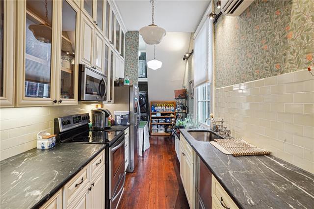 1703 Coliseum Street, Unit 1 New Orleans, LA 70130 - Photo 11 of 19 Gallery Image 11